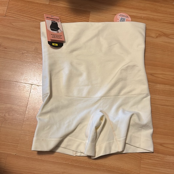 SHAPERMINT High Waisted Body Shaper Boyshorts - Picture 5 of 5